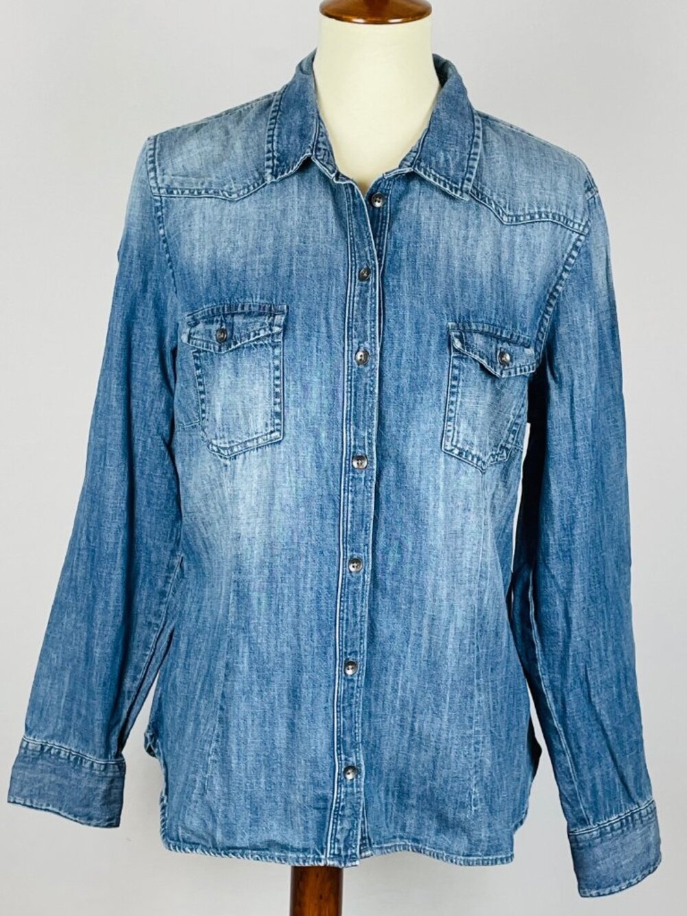 Banana Republic Everyday Denim Shirt Sz L Minimalist Casual Chic Utilitarian